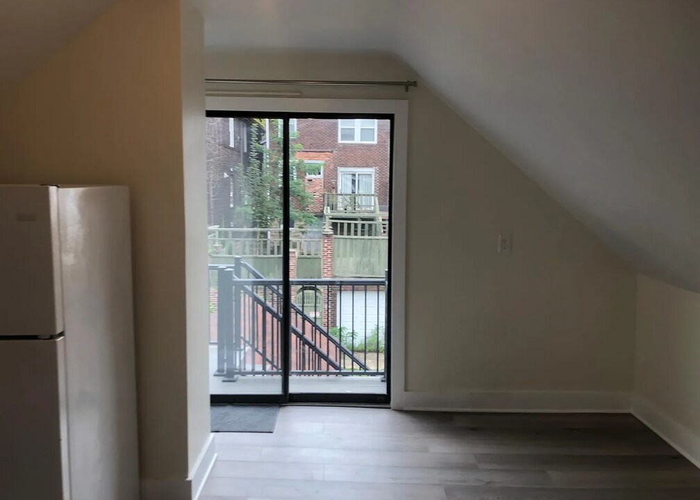 2303 Murray Ave, Unit #3 in Pittsburgh, PA - Building Photo