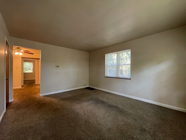 1191 Groesbeck Rd in Cincinnati, OH - Building Photo - Building Photo