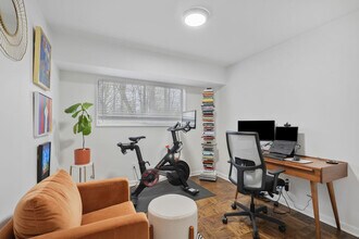 10613 Montrose Ave-Unit -# 102 in Bethesda, MD - Building Photo - Building Photo