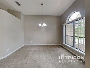 8808 Mountain Lake Dr S in Jacksonville, FL - Building Photo - Building Photo