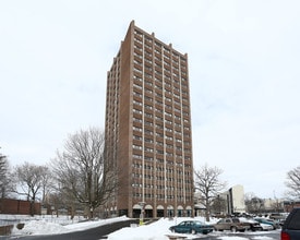 Smith Tower in Hartford, CT - Building Photo - Building Photo