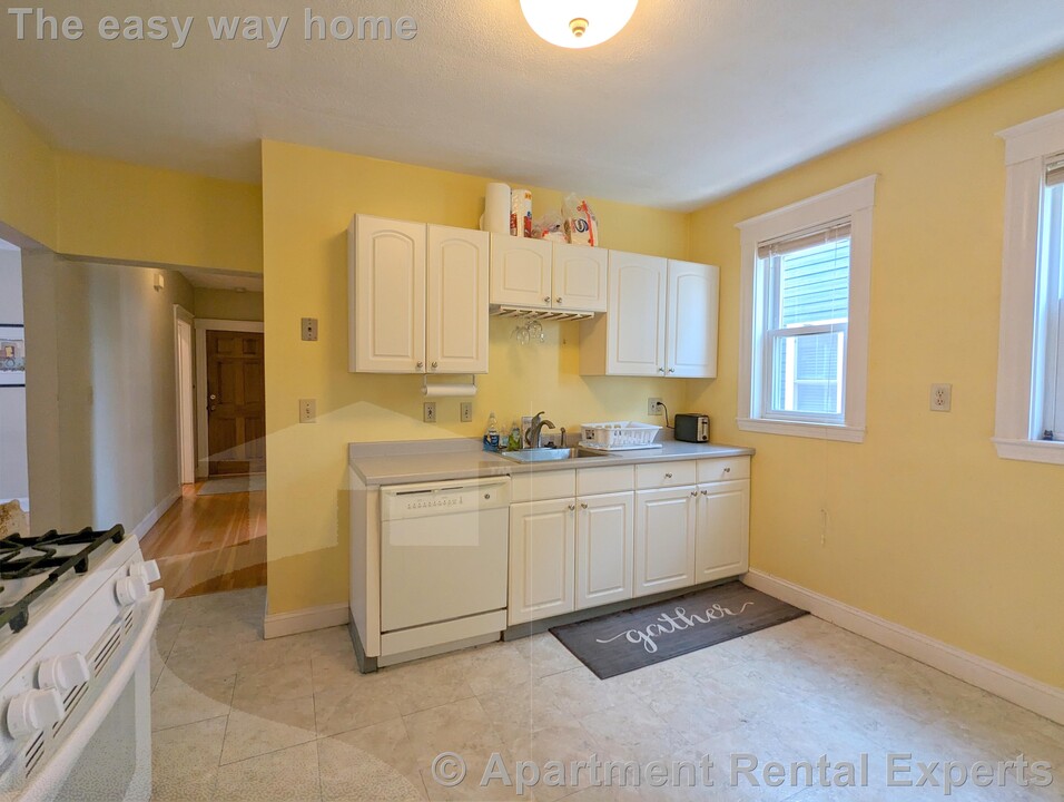 79 Conwell Ave, Unit 2 in Somerville, MA - Building Photo