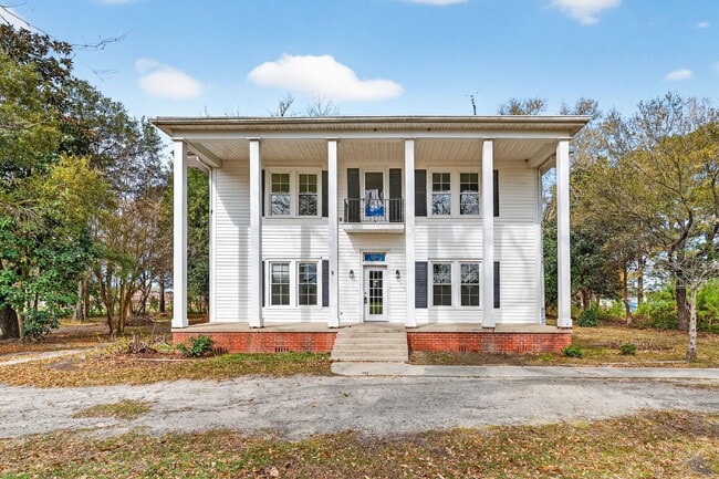 409 Meadow Rd in Lumberton, NC - Building Photo - Building Photo