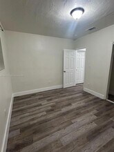 2931 NW 47th St in Miami, FL - Building Photo - Building Photo