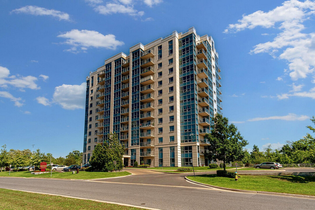 Barrett Place I in Kingston, ON - Building Photo