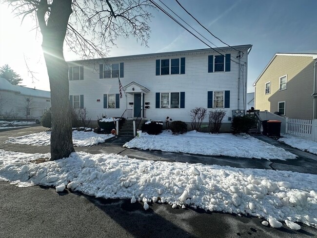 6 Maple St in South Hadley, MA - Building Photo - Building Photo