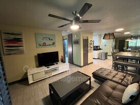 2821 Los Felices Cir W in Palm Springs, CA - Building Photo