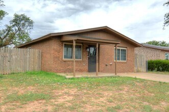 6403 28th St in Lubbock, TX - Building Photo - Building Photo