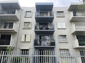 3181 SW 13th St in Miami, FL - Building Photo - Building Photo