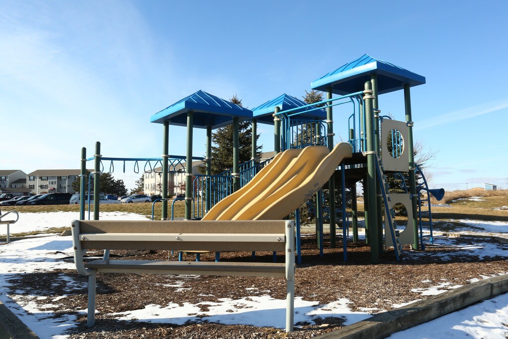 Oaks of Adrian Apartments Adrian, MI Apartments For Rent