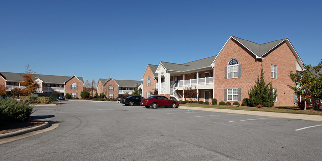 Trafalgar Square in Greenville, NC - Building Photo - Building Photo