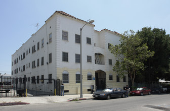 1650 N Serrano Ave in Los Angeles, CA - Building Photo - Building Photo