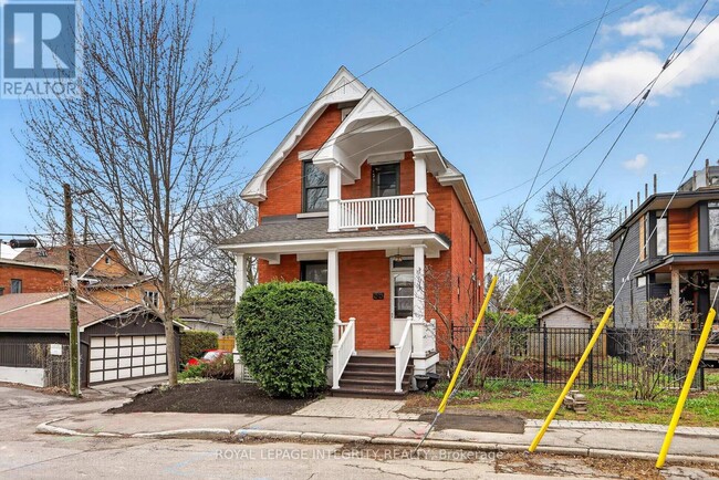 56 Grosvenor Ave in Ottawa, ON - Building Photo - Building Photo