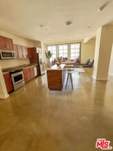315 W 5th St in Los Angeles, CA - Building Photo - Building Photo