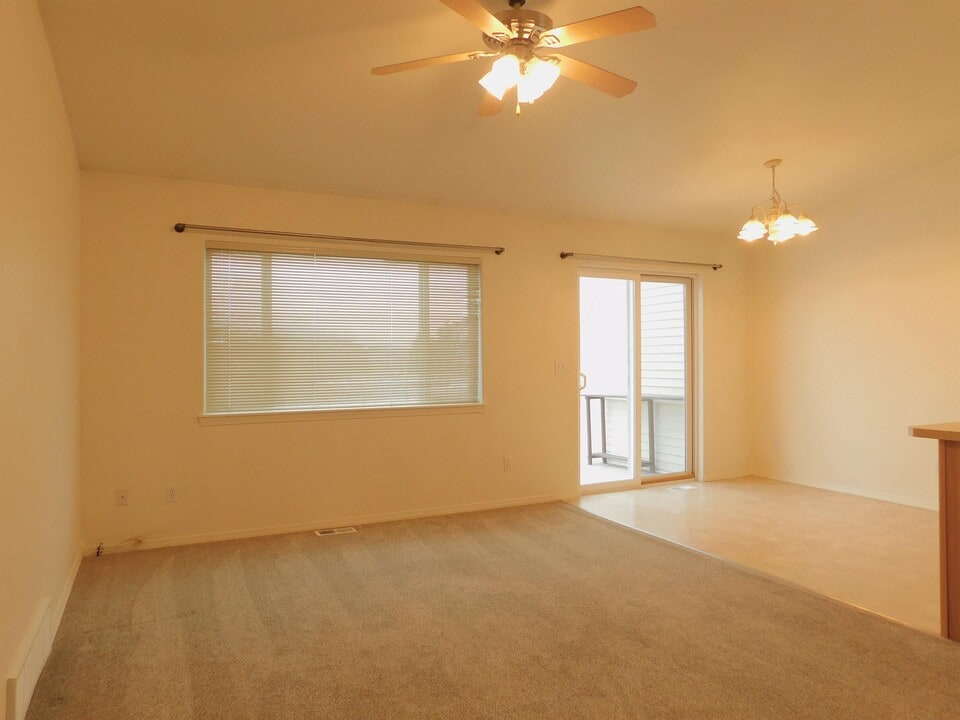 180 Empire Loop in Kalispell, MT - Building Photo