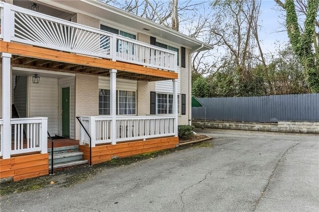 1988 Wellbourne Dr NE in Atlanta, GA - Building Photo - Building Photo