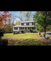 224 Dove Ct in Lynchburg, VA - Building Photo