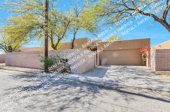 property at 1711 N Baxter Dr