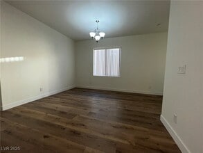 4966 Crimson Mare Rd in Las Vegas, NV - Building Photo - Building Photo