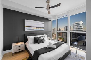 224 Carlton St. in Toronto, ON - Building Photo