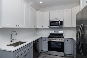 The Villas on Eastview in Central Islip, NY - Foto de edificio - Interior Photo