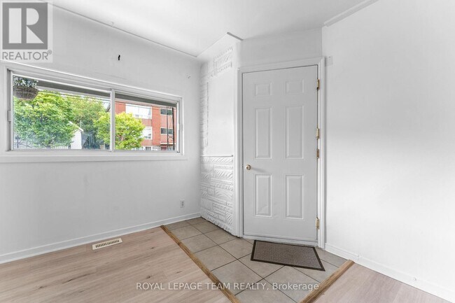 109 Marier Ave in Ottawa, ON - Building Photo - Building Photo