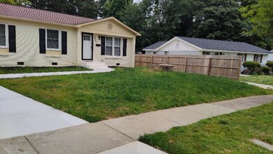 3400 Cricketeer Dr in Charlotte, NC - Foto de edificio - Building Photo