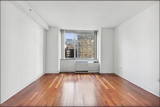 30 West St, Unit 23C in New York, NY - Building Photo - Building Photo
