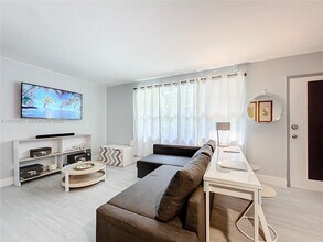 651 NE 60th St in Miami, FL - Building Photo - Building Photo