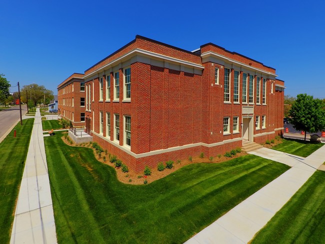 Lincoln House in Owosso, MI - Building Photo - Building Photo