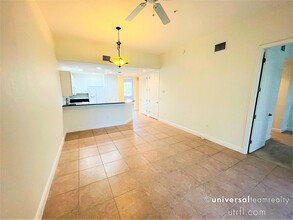 13661 Julias Way in Ft. Myers, FL - Foto de edificio - Building Photo