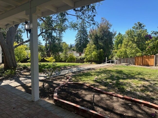 20271 Merrick Dr in Saratoga, CA - Building Photo - Building Photo