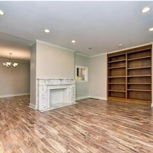 5946 Phillips Ave, Unit 5946 in Pittsburgh, PA - Building Photo - Building Photo