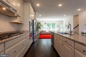 121 Locks Farm Ln in Downingtown, PA - Building Photo - Building Photo