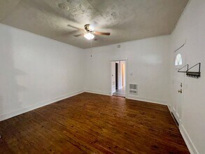 204 4th Ave in Murfreesboro, TN - Foto de edificio - Building Photo