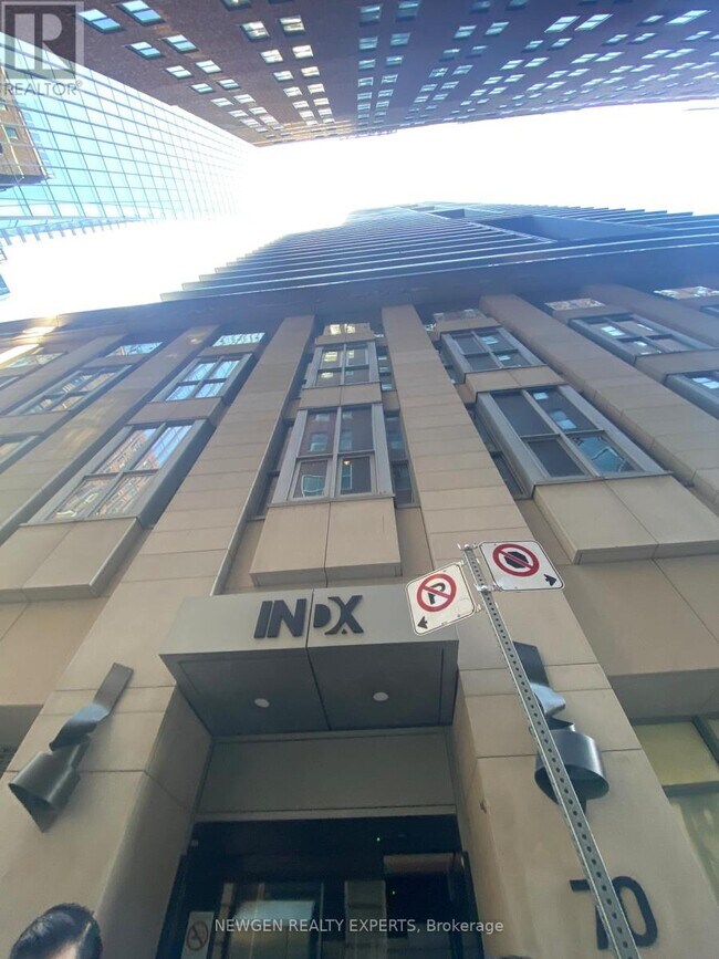 70 Temperance St in Toronto, ON - Building Photo - Building Photo