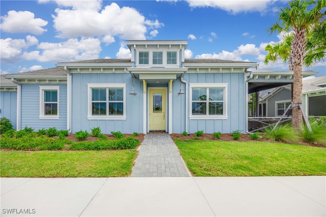 7188 Cayo Coco Ln in Naples, FL - Foto de edificio