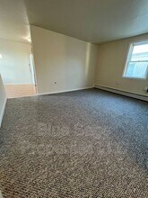 1010 Yates Ave in Marcus Hook, PA - Building Photo - Building Photo