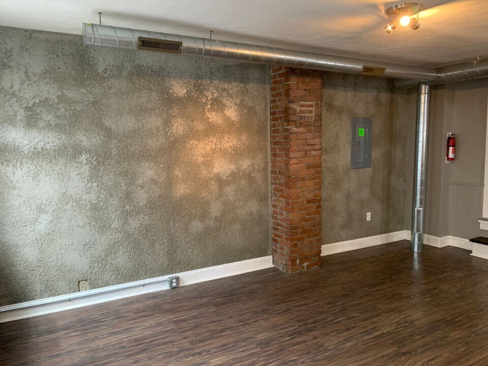 19 Kosciusko Way in Pittsburgh, PA - Building Photo