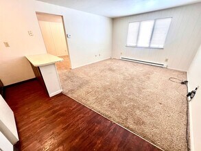 405 Lunar Ln in Carnot-Moon, PA - Building Photo - Building Photo
