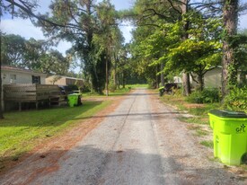 1007 Jamaicanwood Ln in New Bern, NC - Building Photo