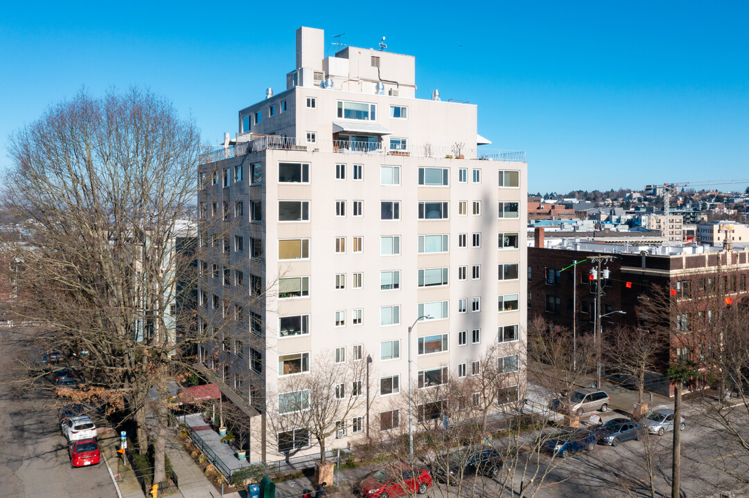 The Manhattan in Seattle, WA - Building Photo