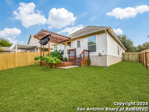 319 Willow Grove Dr in San Antonio, TX - Building Photo - Building Photo