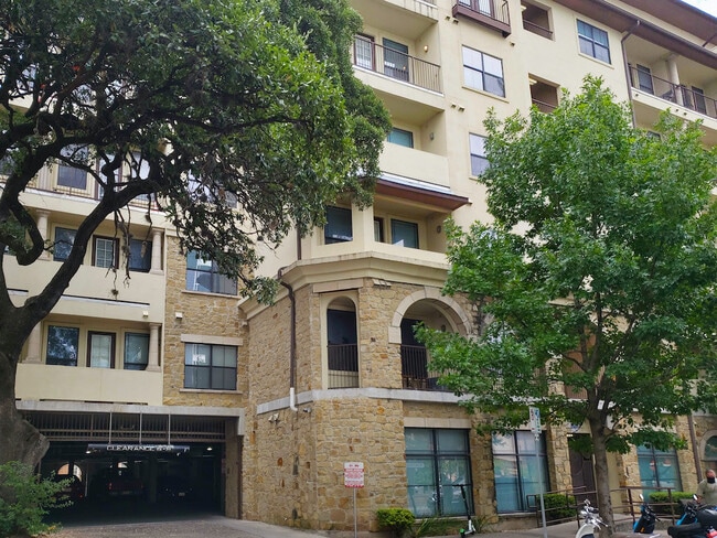 property at 2505 San Gabriel St