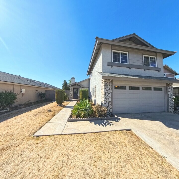 7850 Oleander Ave in Fontana, CA - Foto de edificio