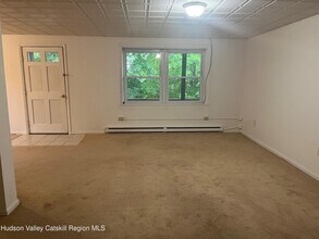 24 Gaffney Ln in Kinderhook, NY - Building Photo - Building Photo