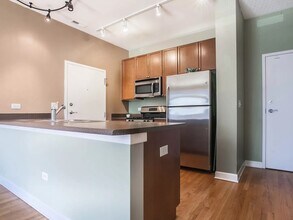 757 W Liberty St in Chicago, IL - Building Photo - Building Photo