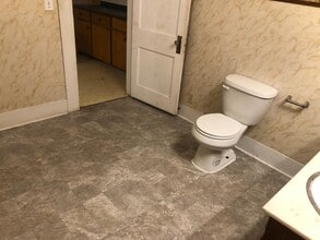 702 N 2nd St, Unit Apt C in Lufkin, TX - Foto de edificio - Building Photo