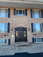 1105 W Maple St NW in North Canton, OH - Building Photo - Building Photo