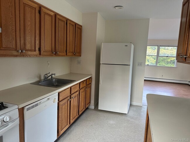 15 Manhasset Ave in Port Washington, NY - Building Photo - Building Photo